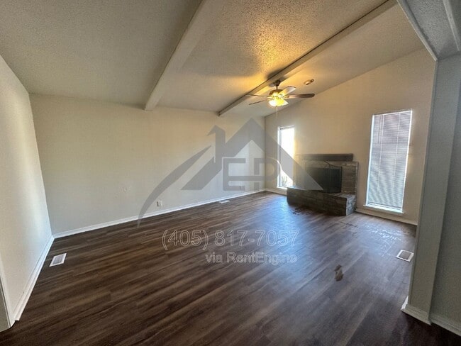 Photo - 405 Norton Cir