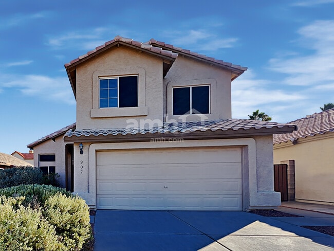 Building Photo - 907 N Albert Dr