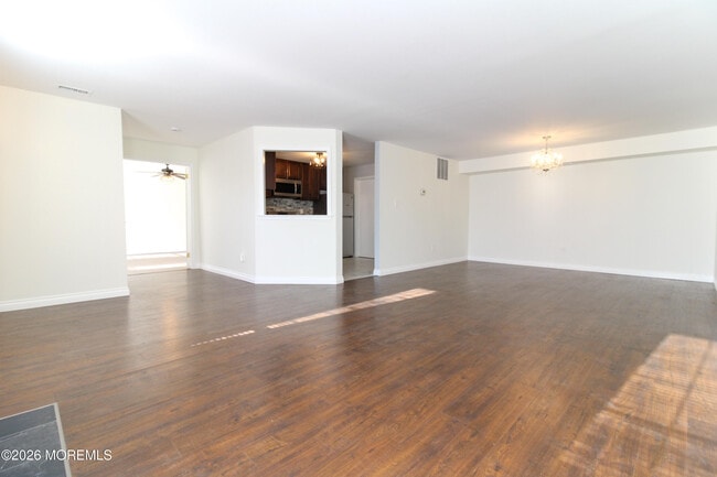 Photo - 455 Hawthorne Pl