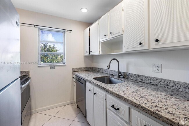 Building Photo - 1701 Washington St Unit 304 Rental
