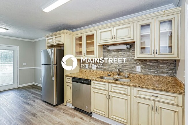 Photo - 3 Bedroom Pet-Friendly Home in OLD HICKORY, TN with Main Street Renewal