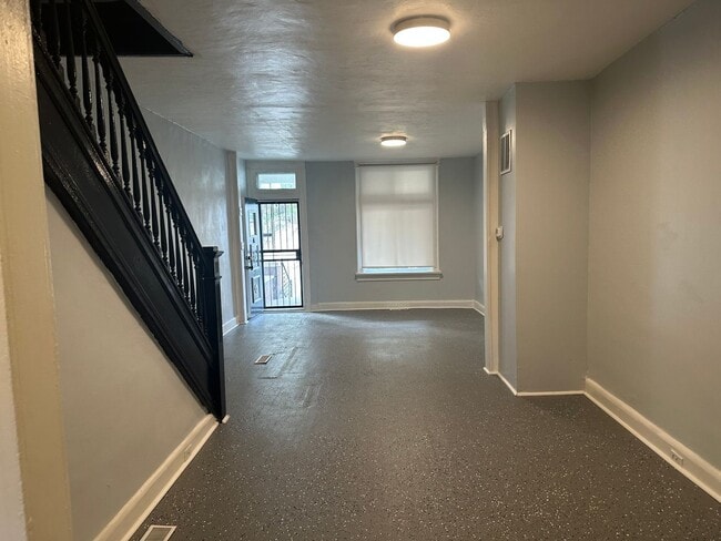 Photo - Spacious Home for Rent! Bonus Den Space! W...