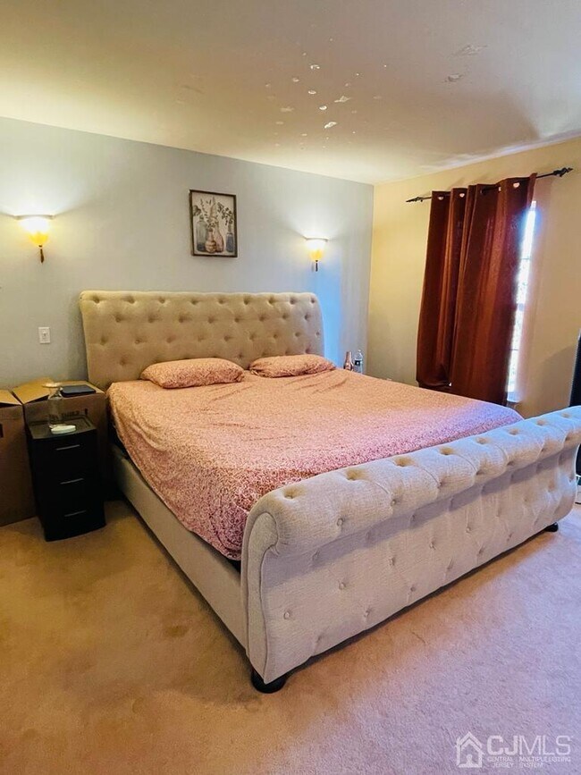 Photo - 409 Johnson St