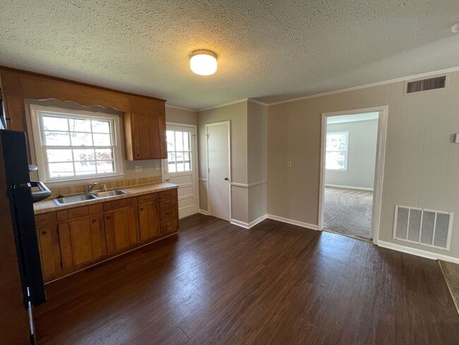 Photo - SHJ279-1012 Mark Drive Unit 1012 Mark Drive B