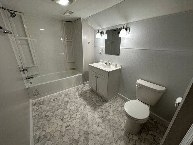 Photo - 305 S Virginia St Unit 2