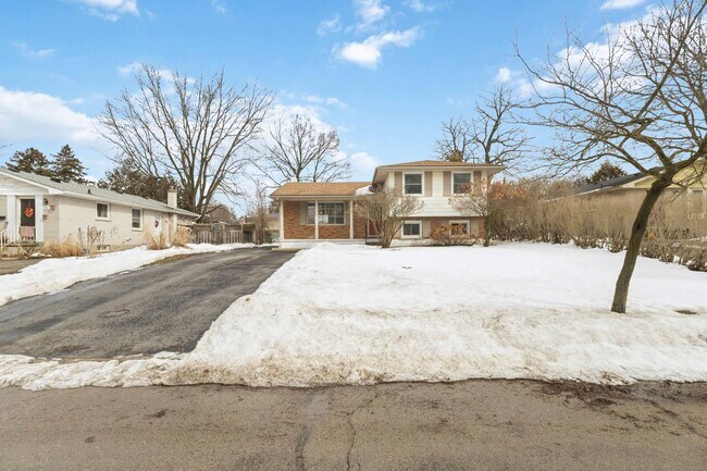 Photo - 32 Rollscourt Gardens