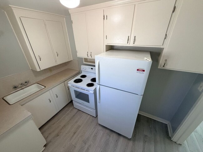 Photo - One Bedroom Cottage in the Heart of Salem Unit 840