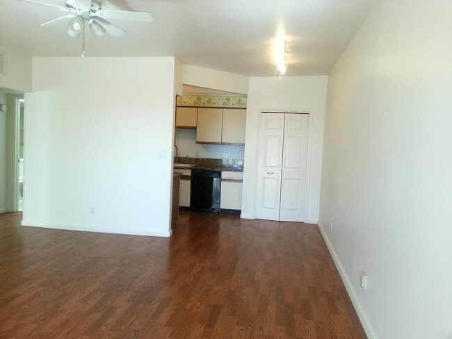 Photo - 5500 N Valley View Rd Unit 303