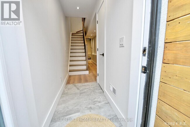 Photo - 50A Lanark Ave