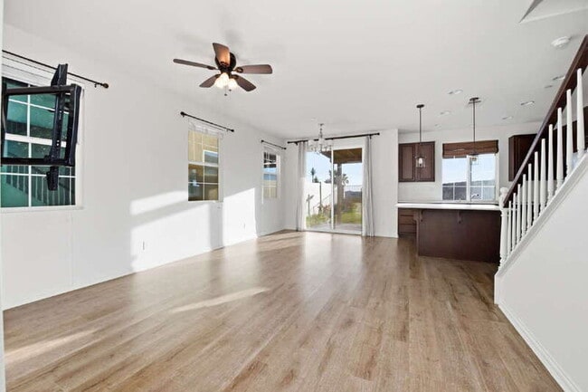 Photo - 1482 Franceschi Dr