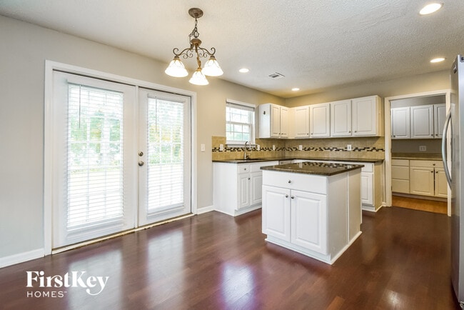 Photo - 44 Glenmaura Way NW