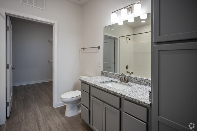 1 BR, 1 BA - 723SF