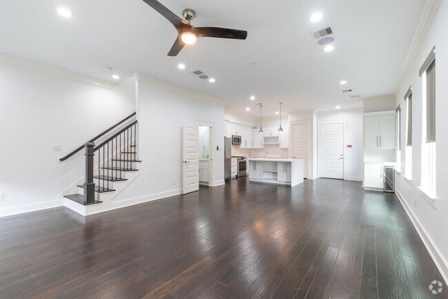 Building Photo - 1032 W 21st St Rental