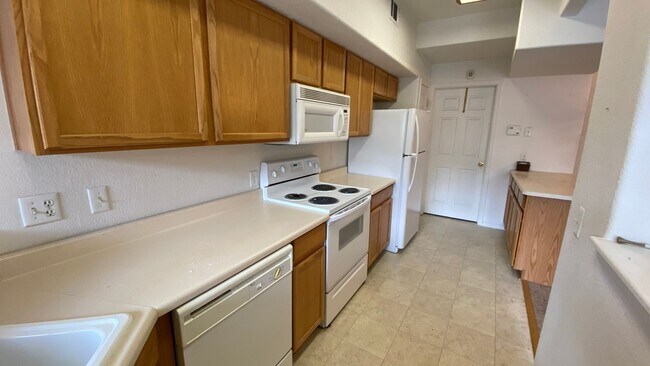 Photo - HUGE 2 Bedroom 3 Bathroom Condo in Southeast Denver Unit 2092