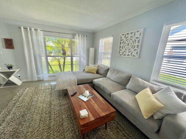 Photo - 803 NE 7th Ave