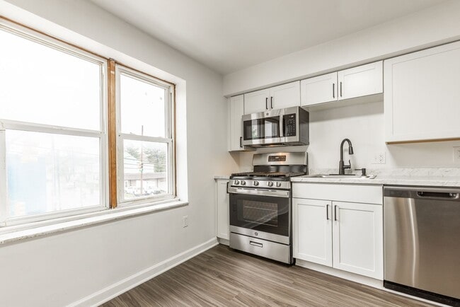 Photo - 601 E Warrington Ave Unit Apt 1