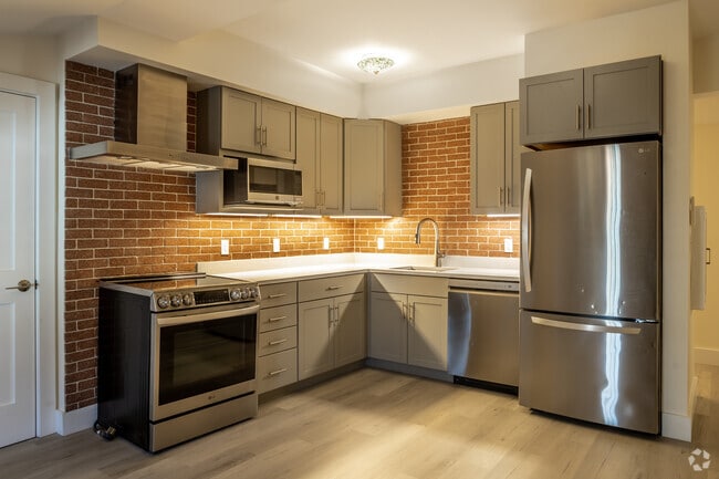 #303 - 2BR, 1BA - 1,361SF - Kitchen