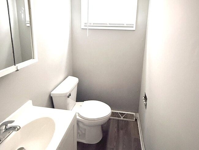 Photo - 5438 N Division St