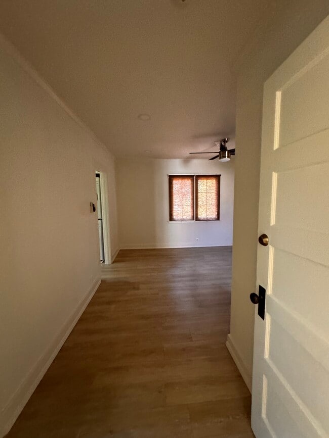 Photo - 752 S Hudson Ave Unidad B