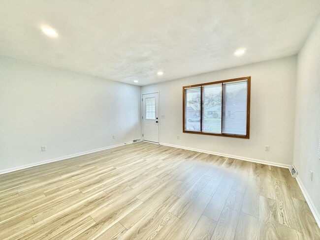 Photo - 1124-1126 Brown Dr