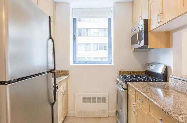 Building Photo - 251 W 48th St Unit 8M Rental