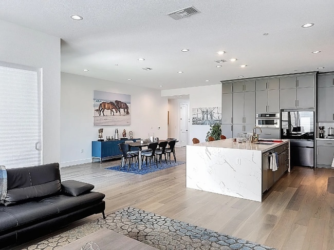 Photo - 2407 Schooner Ave