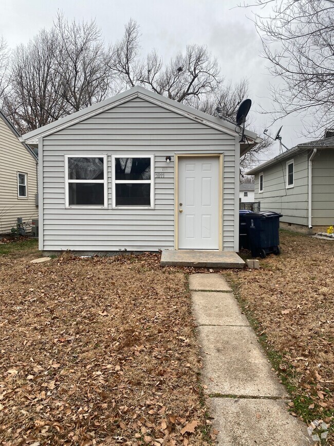 Building Photo - 1011 S Emporia St Rental