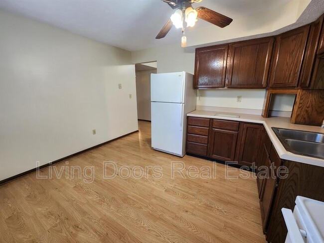 Photo - 2601 N 58th St Unit Apt 3