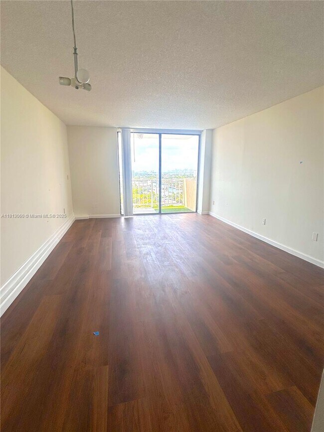 Photo - 2350 NE 135th St Unit 1405