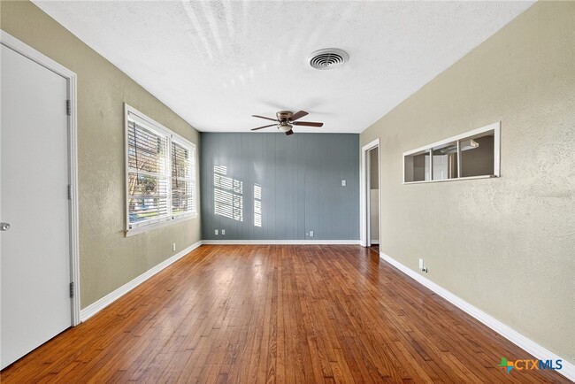 Photo - 1801 S 47th St