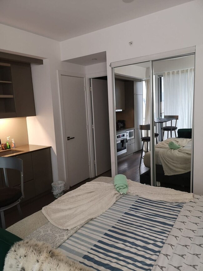 Photo - 334 Adelaide St W Unit FL10-ID1347729P