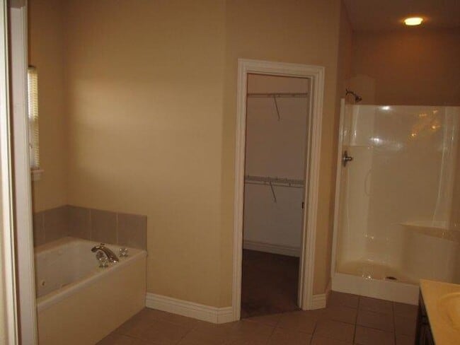 Photo - 3 Bedroom Ozark Home in Wonderful Neighborhood!