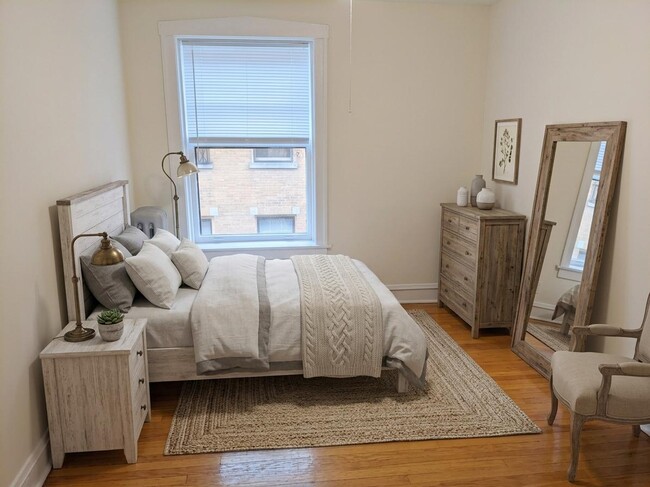 Photo - 712 Seward St Unit 2