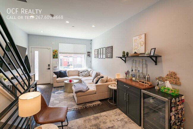 Photo - 2023 Oakford St