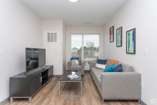 2BR, 1BA - Winterfest - 704-720 SF