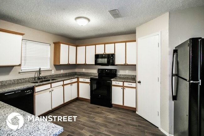 Photo - 1120 Springcreek Dr