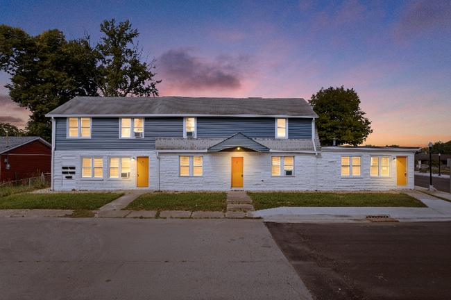 Photo - 102 S West St Unit 5