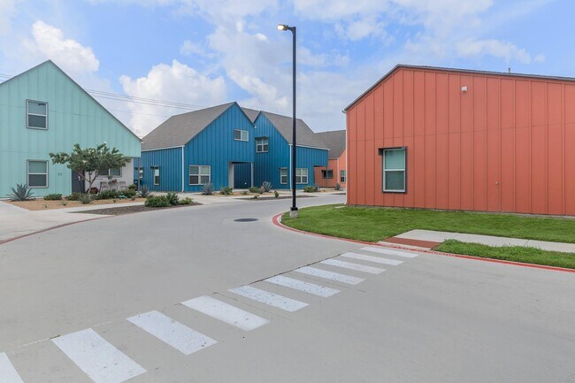 Photo - Casitas Lantana