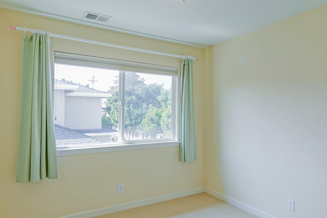 Photo - 1236 Poplar Ave