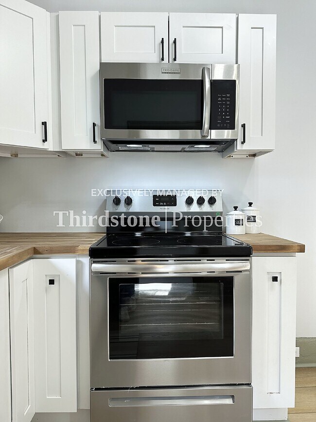 Photo - 2030 Redwing St
