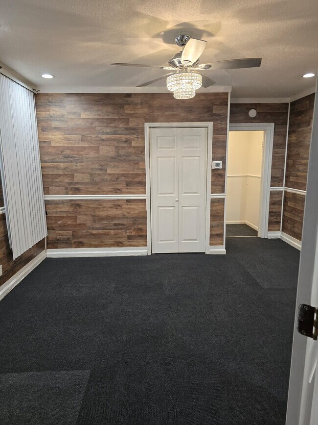 bedroom - 405 W Harnett St Unit APT A