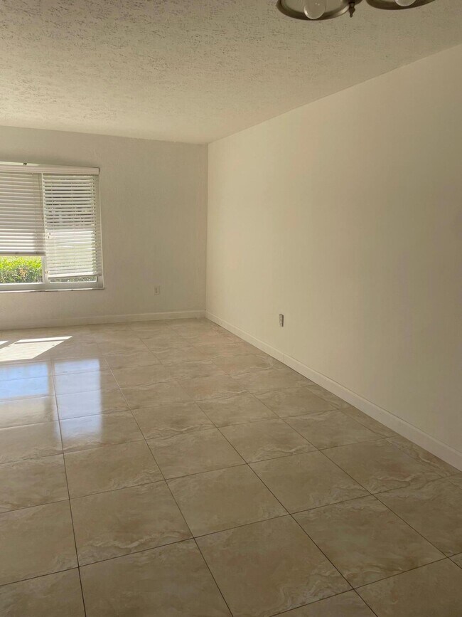 Photo - 1283 Anhinga Dr