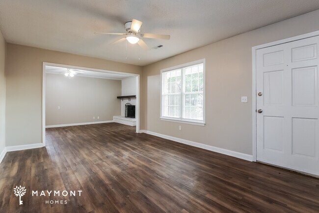 Photo - 4444 Jenwood St