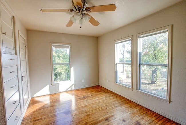 Photo - Quiet and Quaint Rock Home