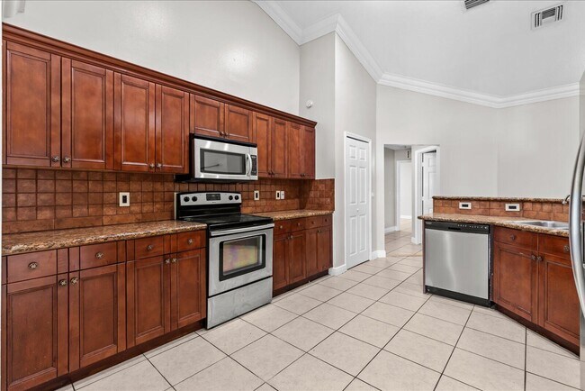 Photo - 3718 SW Masilunas St