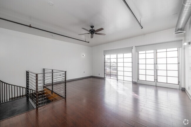 Studio - 1,480SF - Loft