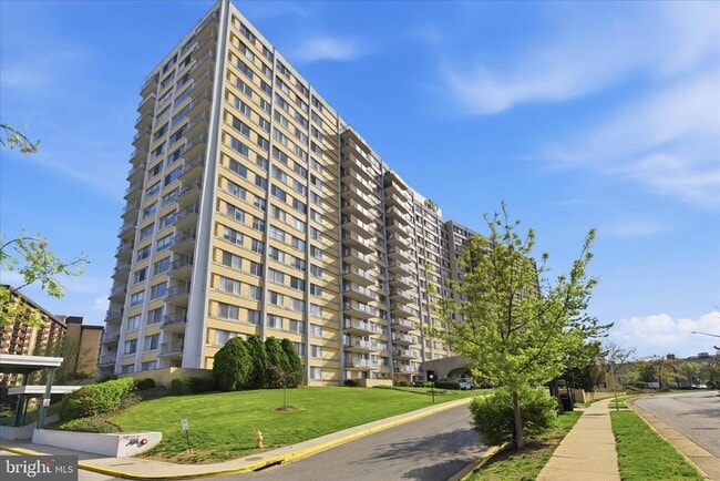 Building Photo - 301 N Beauregard St Unit 1105