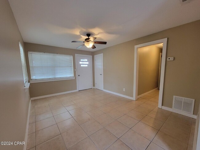 Photo - 1710 Chestnut Ave