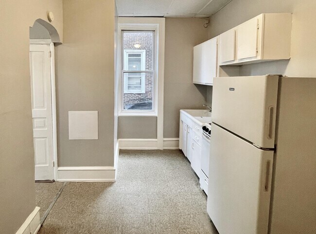 Photo - 1313 W Allegheny Ave Apartment Unit 2R