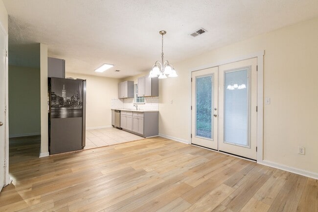 Building Photo - 2977 Pearl St Unit 1